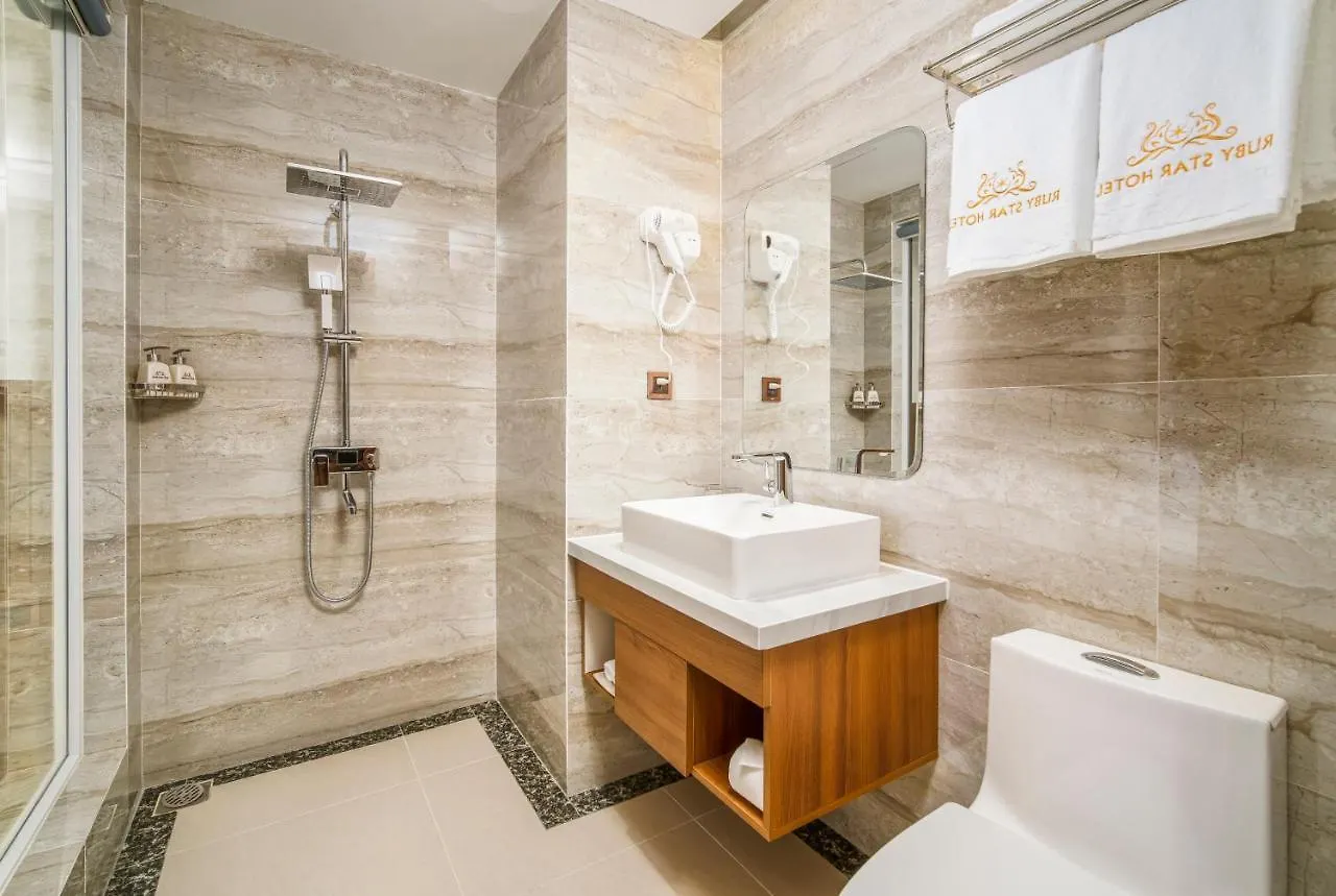 Ruby Star Da Nang Otel 4*,