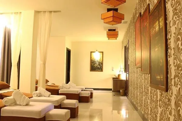 Ruby Star Da Nang Otel 4*,